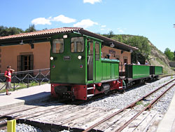 El tren a l'estació de La Pobla de Lillet