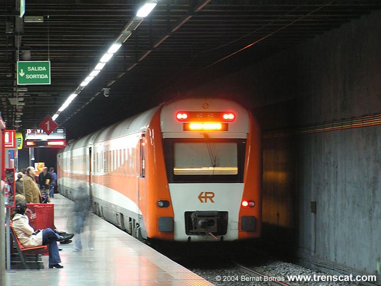 http://www.trenscat.com/renfe/images/linia15/PC160016.jpg