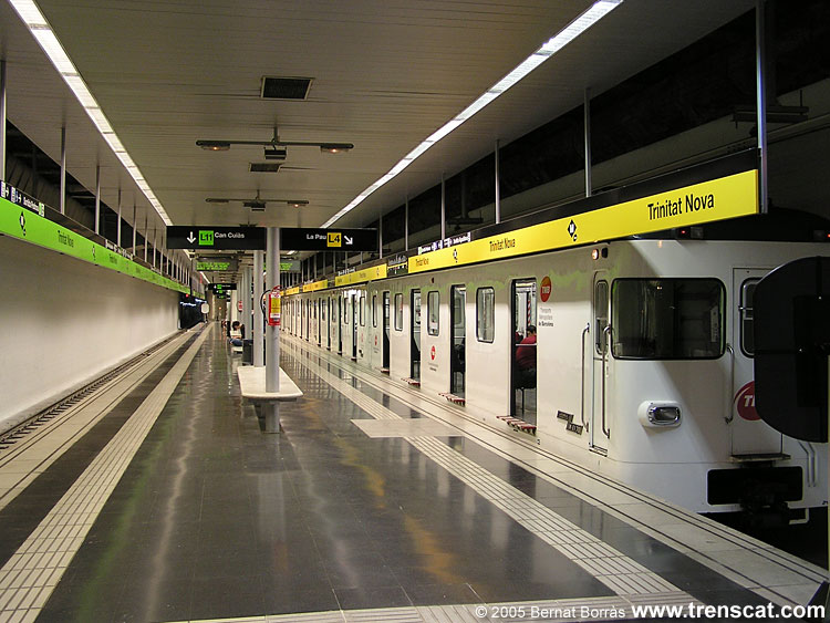 el metro de barcelona - línia L4 - Trinitat Nova